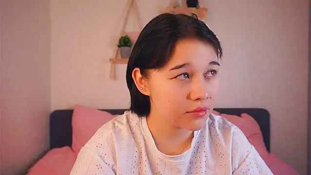 EviaVanveen online show from 11/26/25, 07:42