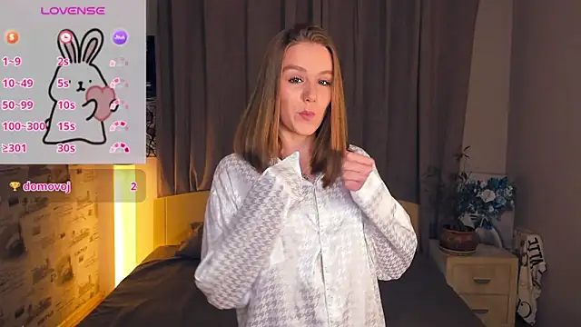 Snapshot of TienKnous chatting on 10/25/25, 07:08 TienKnous online show from 10/25/25, 07:08