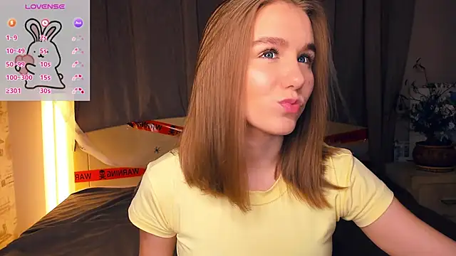 Snapshot of TienKnous chatting on 11/13/25, 07:13 TienKnous online show from 11/13/25, 07:13