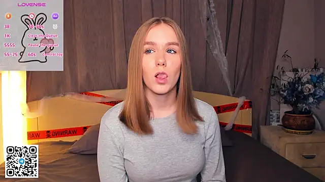 Snapshot of TienKnous chatting on 11/14/25, 07:12 TienKnous online show from 11/14/25, 07:12