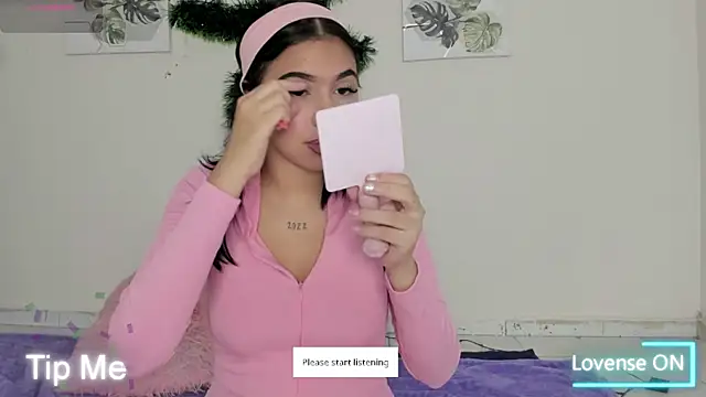 Ainoa Pink online show from 12/03/25, 12:36