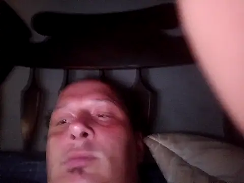 Snapshot of macKnd chatting on 10/16/25, 06:31 macKnd online show from 10/16/25, 06:31