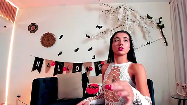 cloe taylor   online show from 10/23/25, 03:39