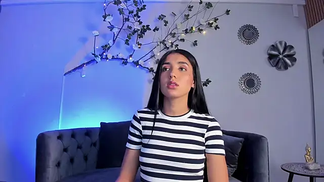 cloe taylor   online show from 11/03/25, 08:10