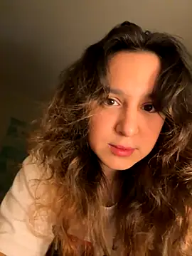 Snapshot of Luisaa_rosee chatting on 10/11/25, 11:14 Luisaa rosee online show from 10/11/25, 11:14