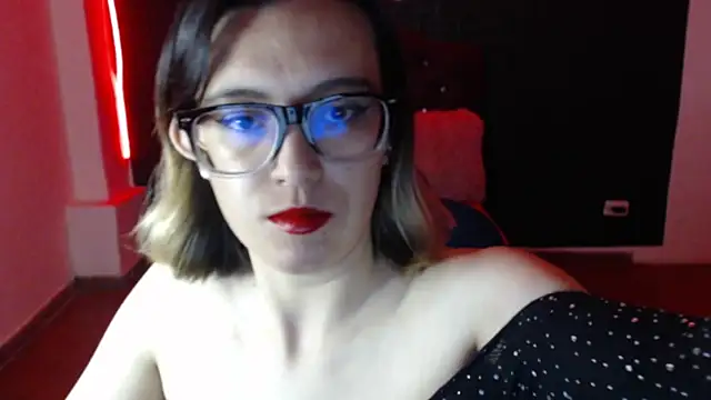 Snapshot of cristal_hills_19 chatting on 02/20/26, 05:13 cristal hills 19 online show from 02/20/26, 05:13
