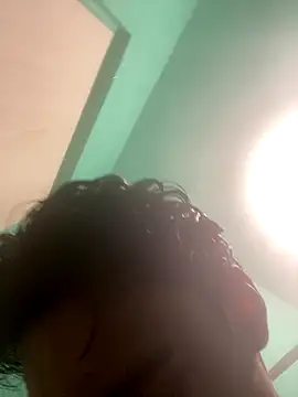 Snapshot of feetbooy chatting on 12/17/25, 11:55 feetbooy online show from 12/17/25, 11:55