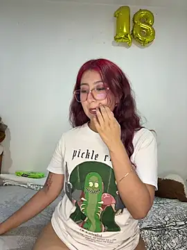 Snapshot of saramooon chatting on 01/14/26, 07:19 saramooon online show from 01/14/26, 07:19