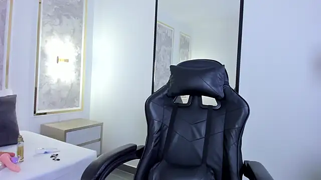 tabata69  online show from 12/03/25, 07:45