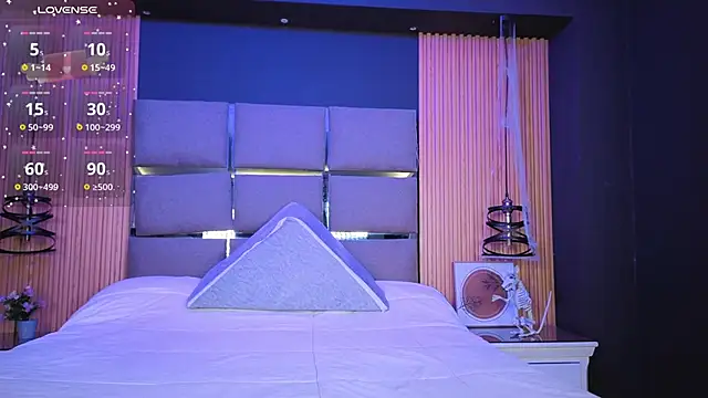 Emily Roberts9 online show from 11/14/25, 11:31