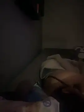 Snapshot of tompet2122 chatting on 04/02/26, 10:51 tompet2122 online show from 04/02/26, 10:51