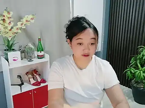 Snapshot of UrFavouriteCravings chatting on 01/10/26, 02:13 UrFavouriteCravings online show from 01/10/26, 02:13