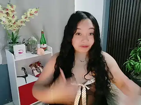 UrFavouriteCravings online show from 01/14/26, 01:33