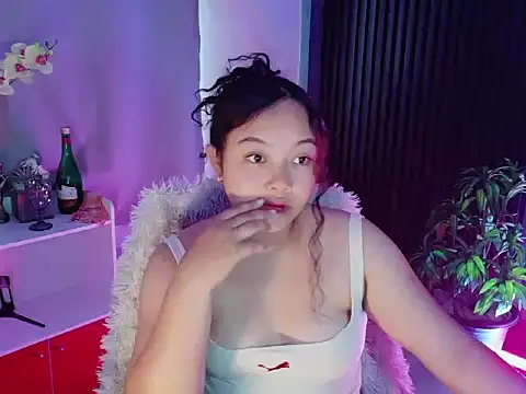 Snapshot of UrFavouriteCravings chatting on 03/02/26, 02:14 UrFavouriteCravings online show from 03/02/26, 02:14