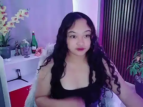 Snapshot of UrFavouriteCravings chatting on 03/03/26, 06:52 UrFavouriteCravings online show from 03/03/26, 06:52