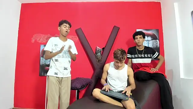 VERY HOT GUYS online show from 04/08/26, 07:14