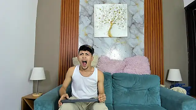 VERY HOT GUYS online show from 04/28/26, 07:24