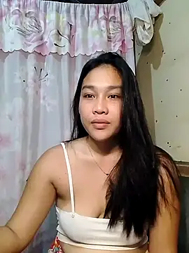 Snapshot of luna_light23 chatting on 10/03/25, 08:39 luna light23 online show from 10/03/25, 08:39