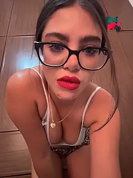 whitefoxxxx6 online show from 12/13/25, 11:21