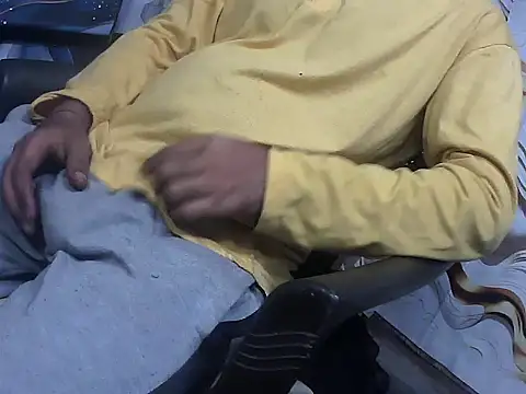 Snapshot of sanamarmaan chatting on 10/19/25, 03:01 sanamarmaan online show from 10/19/25, 03:01