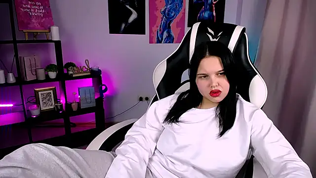 Snapshot of KittyKrissy_ chatting on 10/13/25, 03:01 KittyKrissy online show from 10/13/25, 03:01