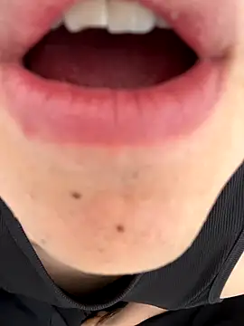 LiamMyst online show from 11/16/25, 03:28