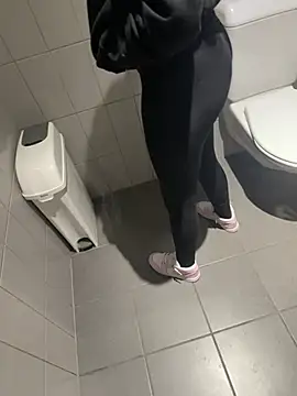 Snapshot of latingangsex chatting on 01/14/26, 07:25 latingangsex online show from 01/14/26, 07:25