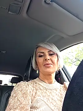 KirraWhite online show from 10/18/25, 06:05