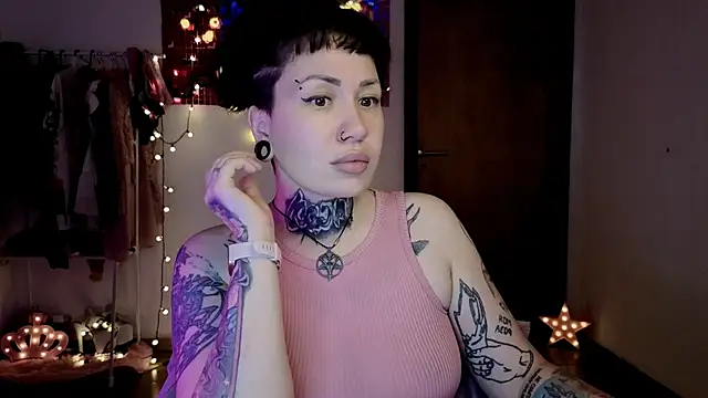 Senorita  Dakota online show from 11/15/25, 03:26