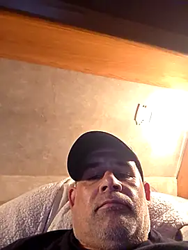 Snapshot of DeeBestEver chatting on 11/14/25, 11:35 DeeBestEver online show from 11/14/25, 11:35