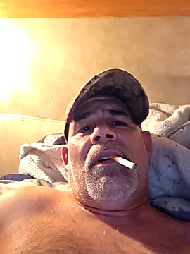 Snapshot of DeeBestEver chatting on 11/19/25, 04:51 DeeBestEver online show from 11/19/25, 04:51