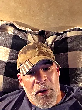 Snapshot of DeeBestEver chatting on 11/22/25, 11:31 DeeBestEver online show from 11/22/25, 11:31
