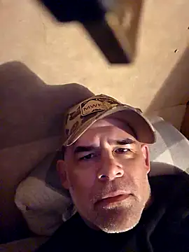 Snapshot of DeeBestEver chatting on 04/16/26, 11:33 DeeBestEver online show from 04/16/26, 11:33