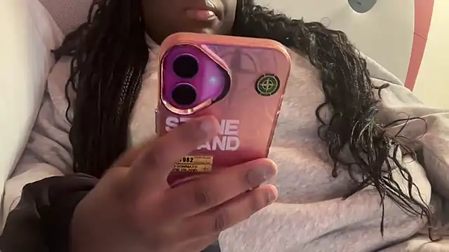 Snapshot of nanaisbackk chatting on 12/22/25, 10:01 nanaisbackk online show from 12/22/25, 10:01