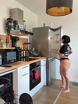 LaPetiteKim online show from 03/12/26, 12:55