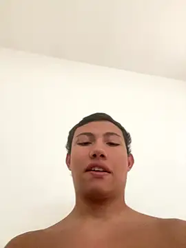 Snapshot of Davomg chatting on 11/18/25, 06:12 Davomg online show from 11/18/25, 06:12