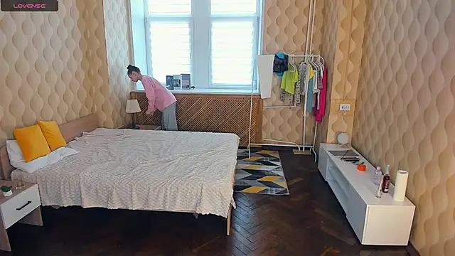 JinnyMcie online show from 11/01/25, 09:22