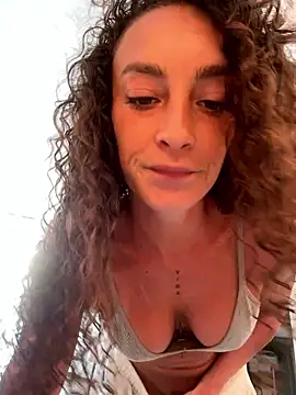 Snapshot of Martyca_Beee chatting on 05/10/26, 03:17 Martyca Beee online show from 05/10/26, 03:17