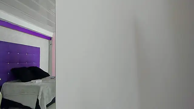 LeaMoreau22 online show from 11/01/25, 11:56