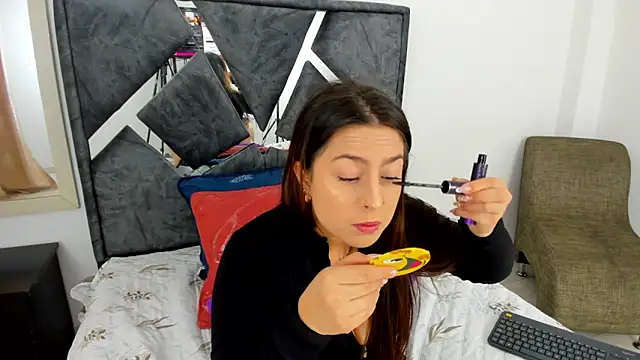 mia fox4 online show from 12/04/25, 12:03