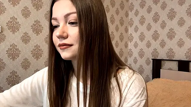 KissMeViolet online show from 10/13/25, 03:39