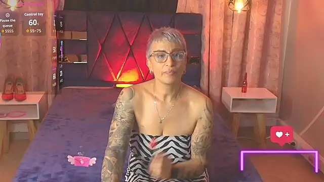 Charlotte  Gray online show from 11/21/25, 12:43