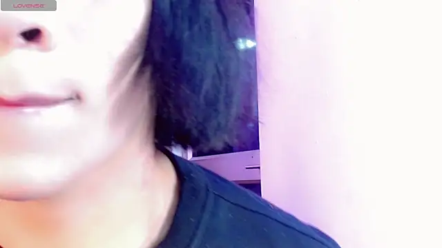 Snapshot of Daphnne_XXX chatting on 11/27/25, 08:00 Daphnne XXX online show from 11/27/25, 08:00