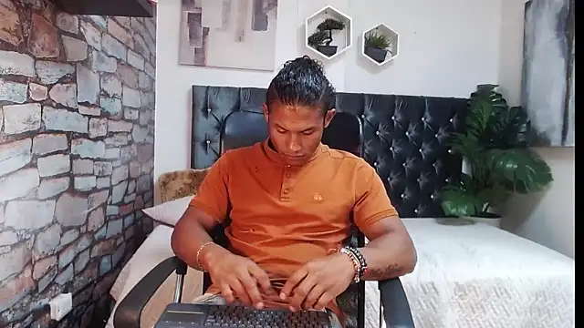 casike1 online show from 10/14/25, 12:11