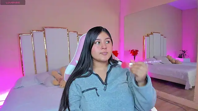 Snapshot of AnnaSwift_ chatting on 02/11/26, 01:27 AnnaSwift online show from 02/11/26, 01:27