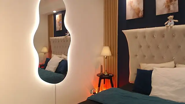 Snapshot of GloryShine chatting on 02/22/26, 12:47 GloryShine online show from 02/22/26, 12:47