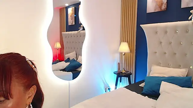 Snapshot of GloryShine chatting on 03/10/26, 12:54 GloryShine online show from 03/10/26, 12:54