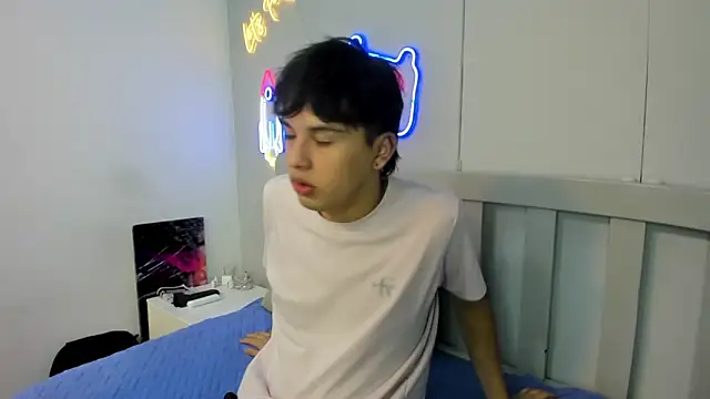 StiwenTwink online show from 11/22/25, 03:00