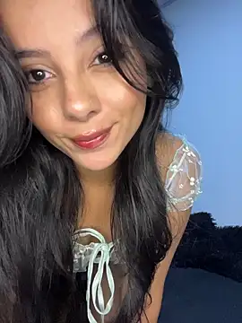 SaraMistick online show from 11/18/25, 10:41