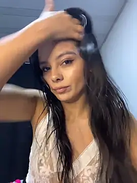 SaraMistick online show from 11/20/25, 10:37